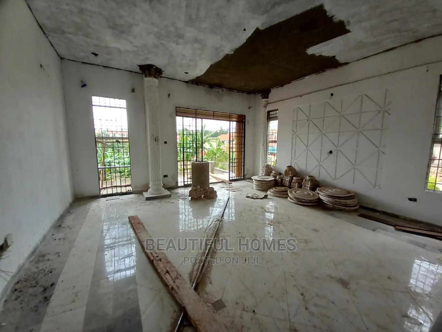 Furnished 5bdrm Mansion in Kira for Sale