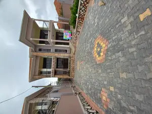 Furnished 5bdrm Mansion in Kira Tarmack for Sale