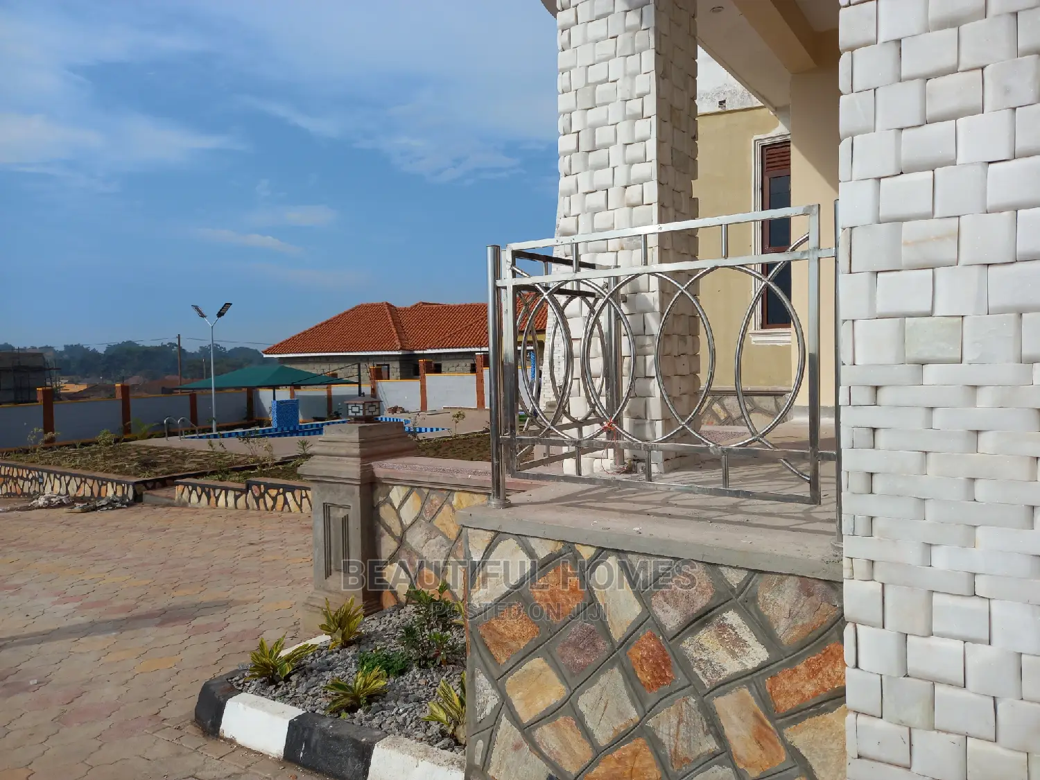 Furnished 5bdrm Mansion in Kasangati, Nangabo for Sale