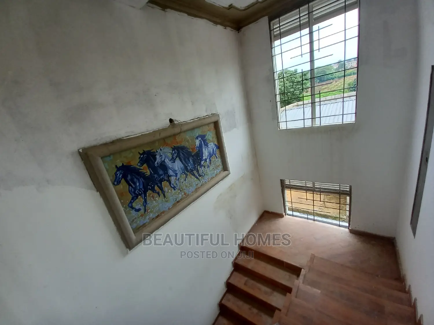 Furnished 5bdrm Mansion in Tarmack Close, Kira for Sale