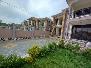 Furnished 5bdrm Mansion in Kira Tarmack for Sale