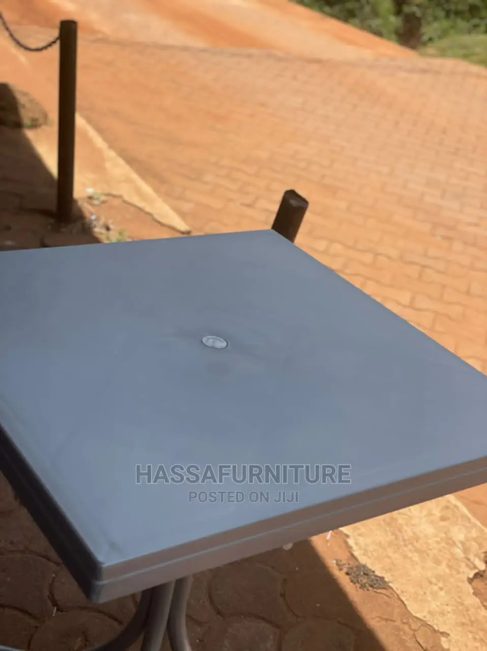 Restaurant Plastic Table With Metal Stands