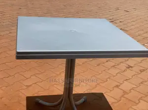 Restaurant Plastic Table With Metal Stands