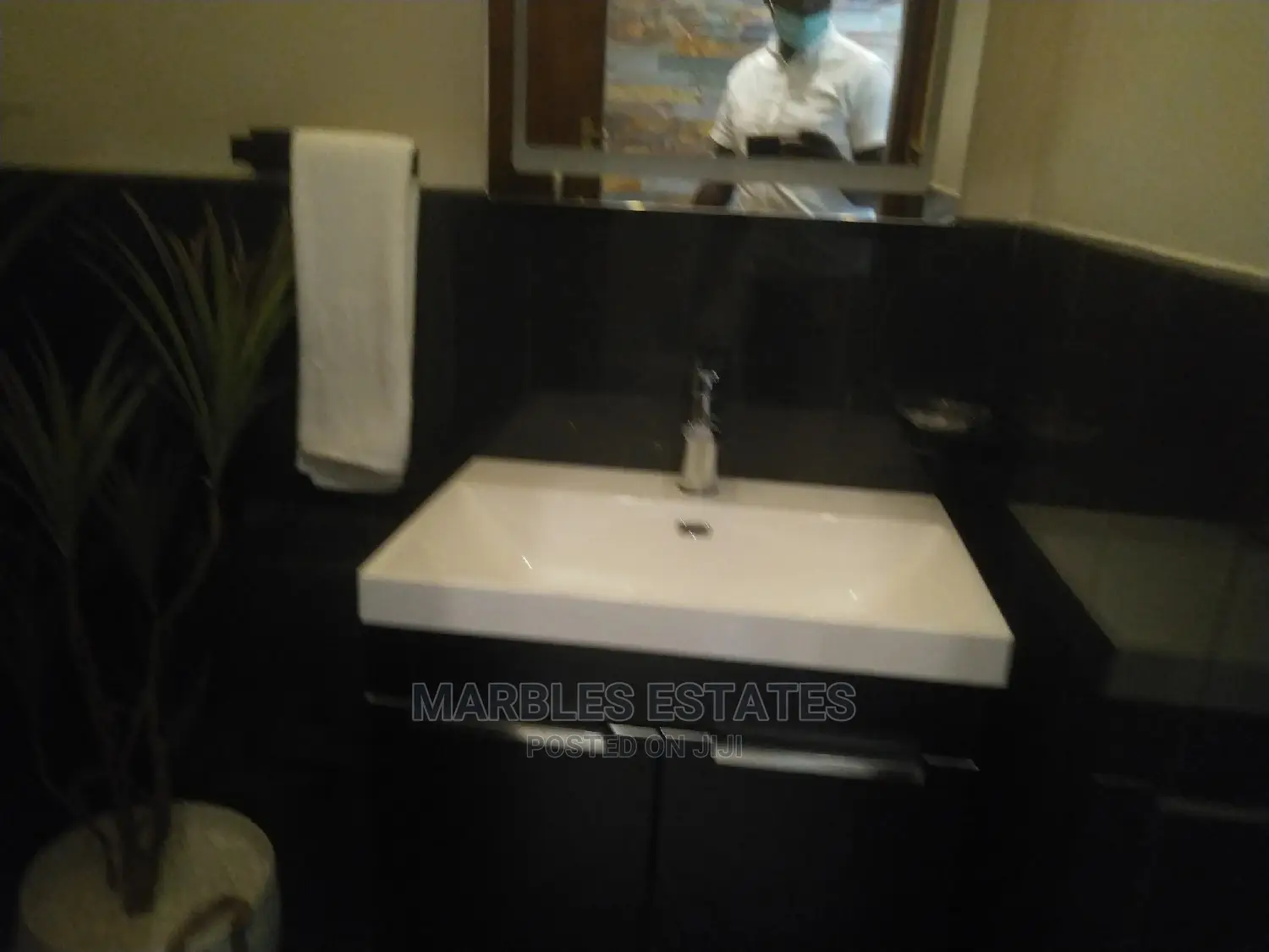 3bdrm Apartment in Kololo, Central Division for Sale