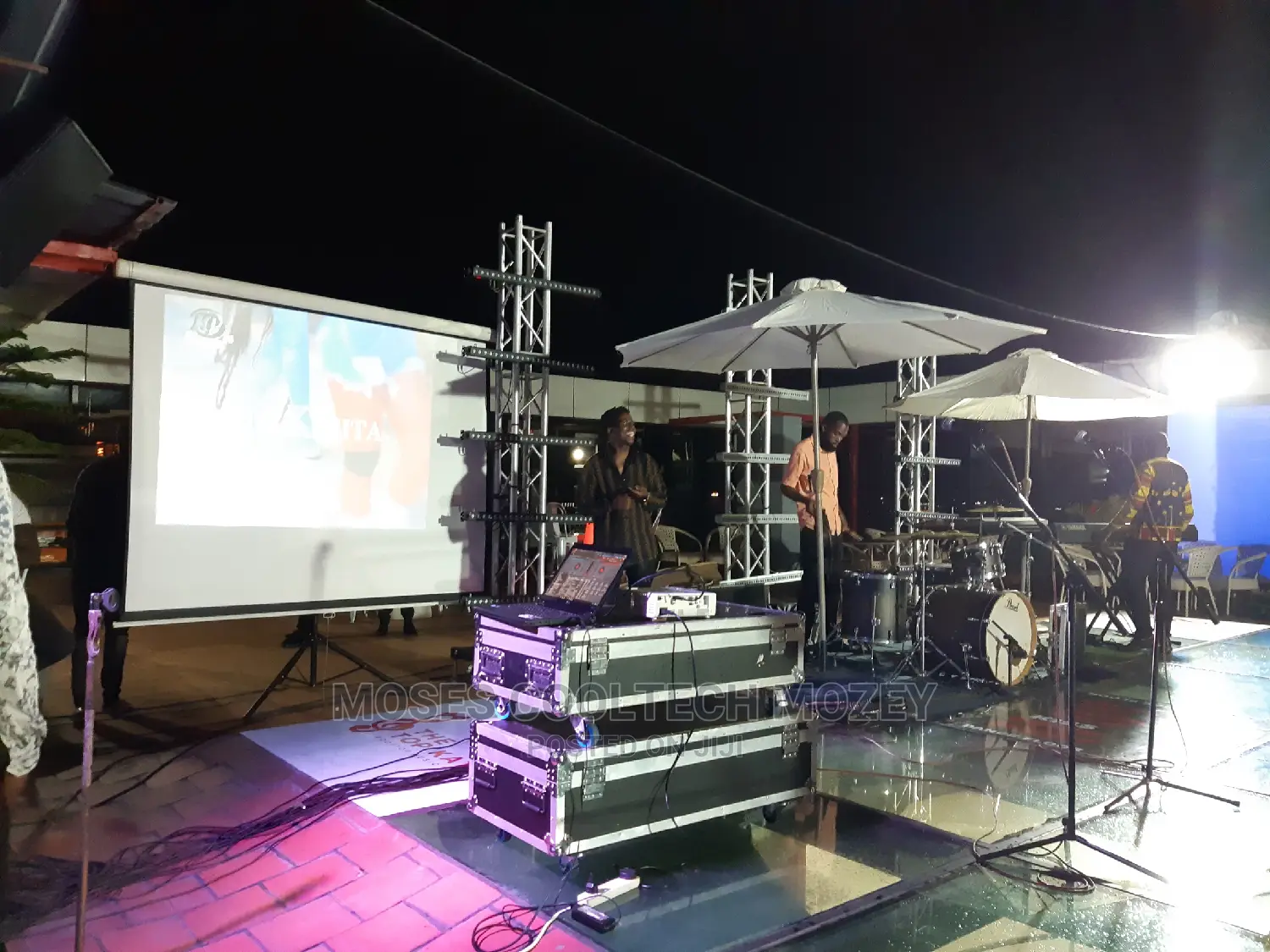 Projector Screens for Sell and Hiring ( Projector/Screens)