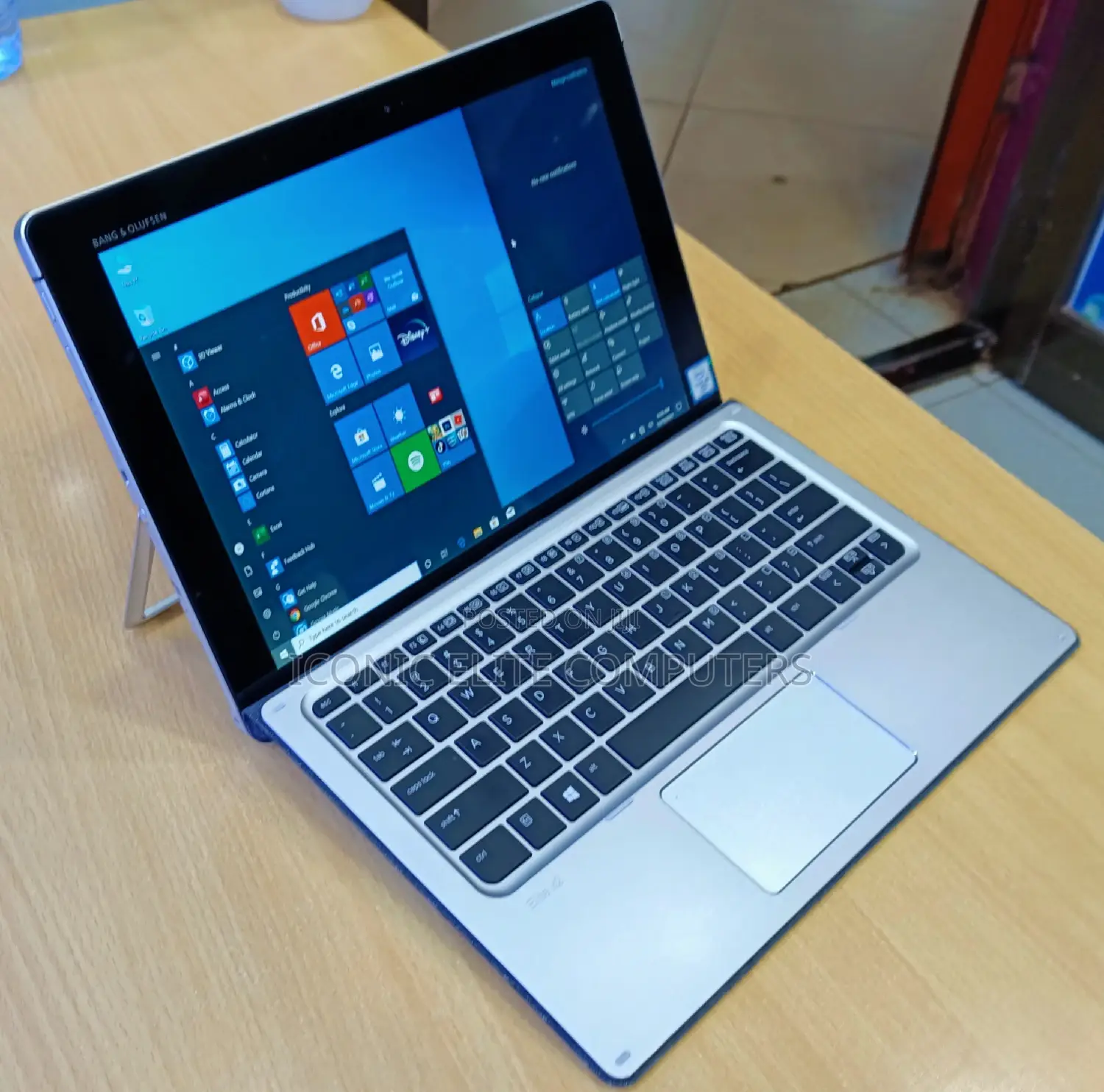New Laptop HP Elite X2 1012 G2 8GB Intel Core I5 SSD 256GB