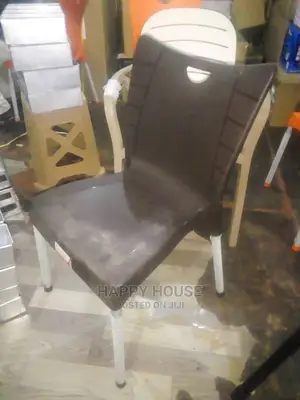 Plastic Restaurant Chairs