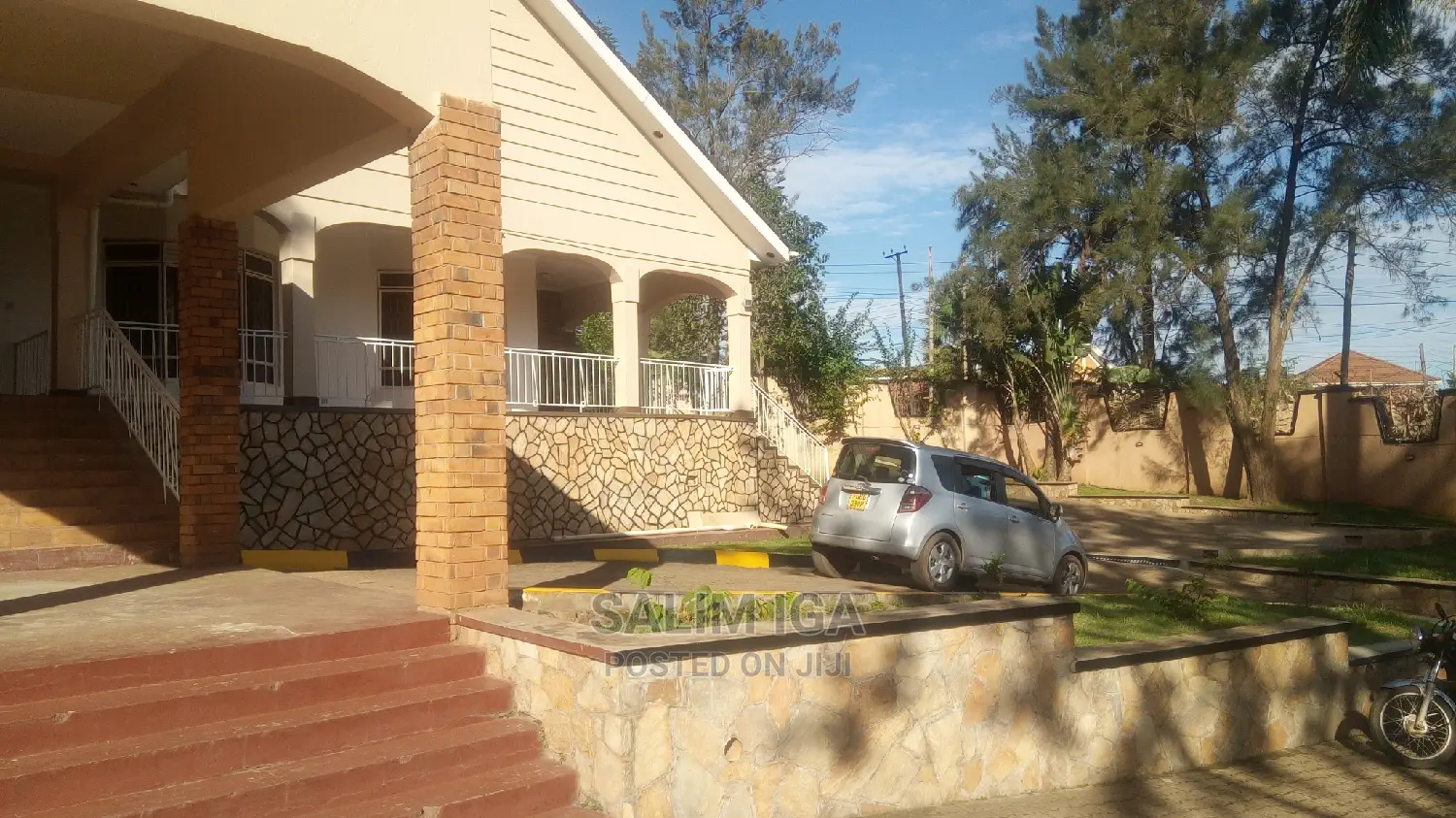 5bdrm Bungalow in Kololo Property, Central Division for Rent