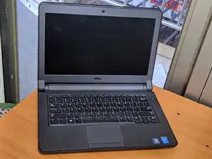 Photo - Laptop Dell Latitude 3330 4GB Intel Core I3 HDD 500GB