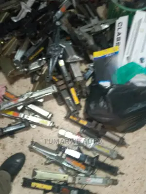Car Jacks in Sizes