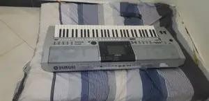 Yamaha PSR S900