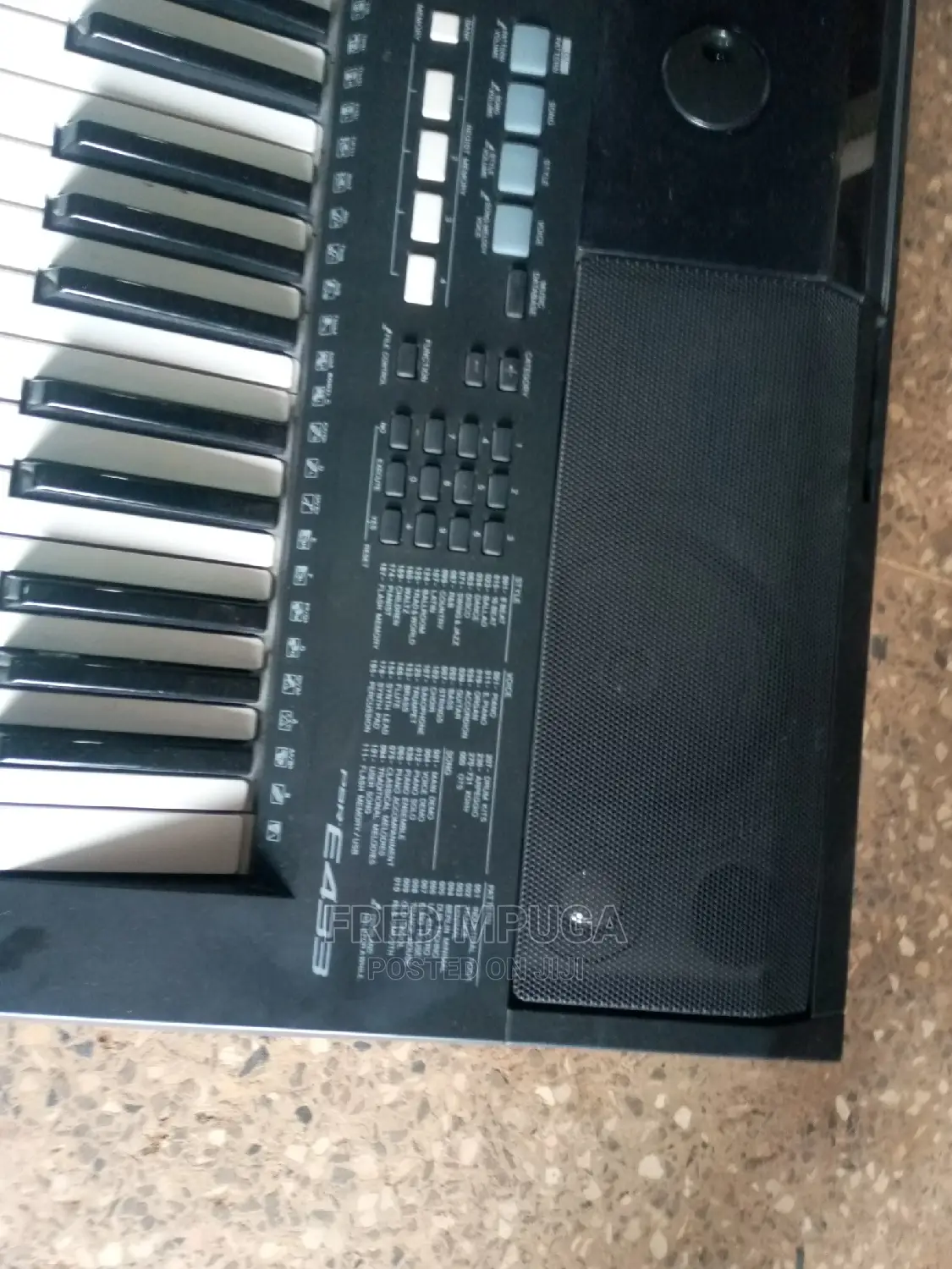 Yamaha PSR E433