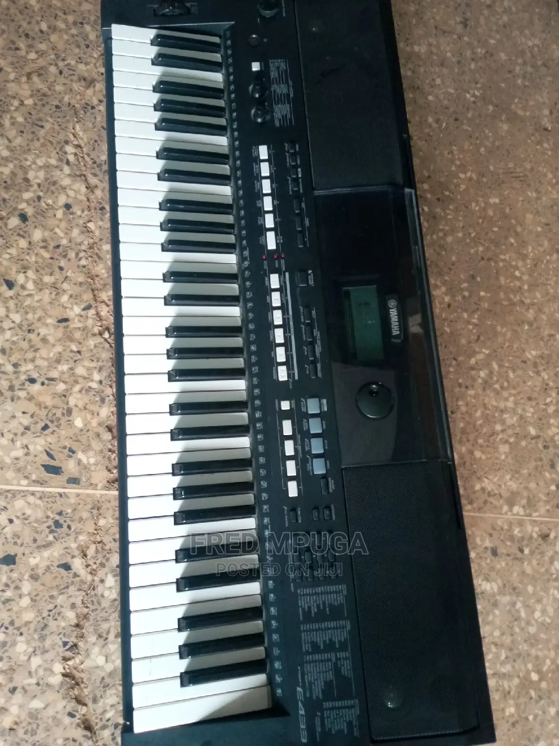 Yamaha PSR E433