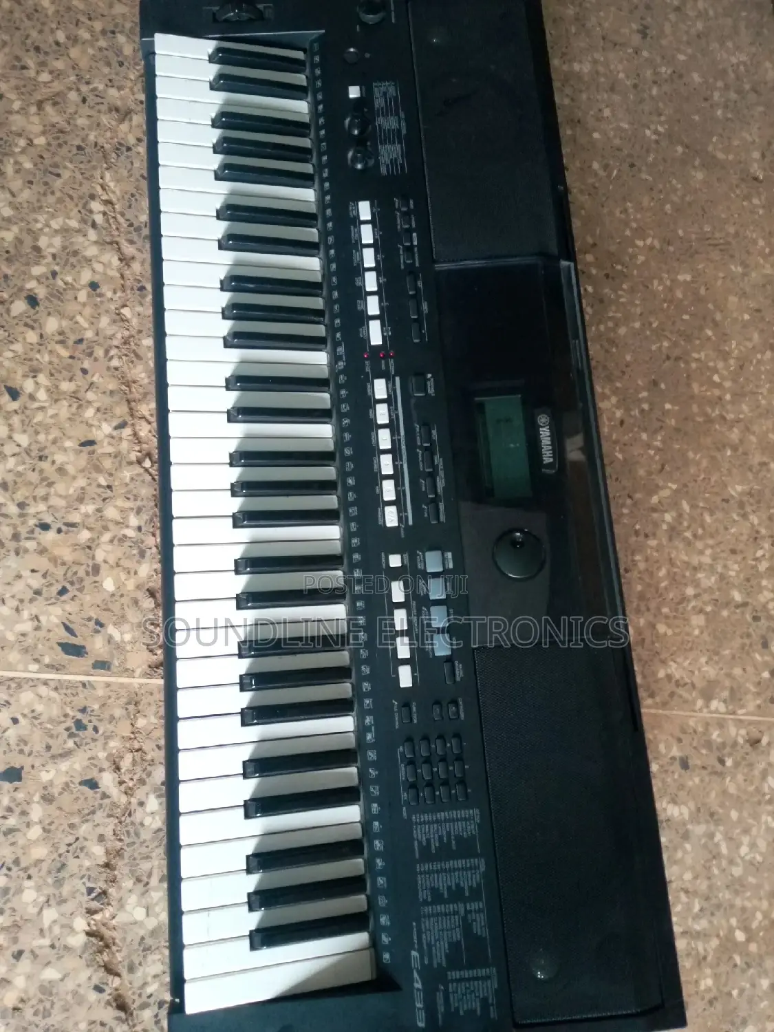Yamaha PSR E433