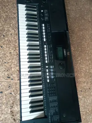Yamaha PSR E433