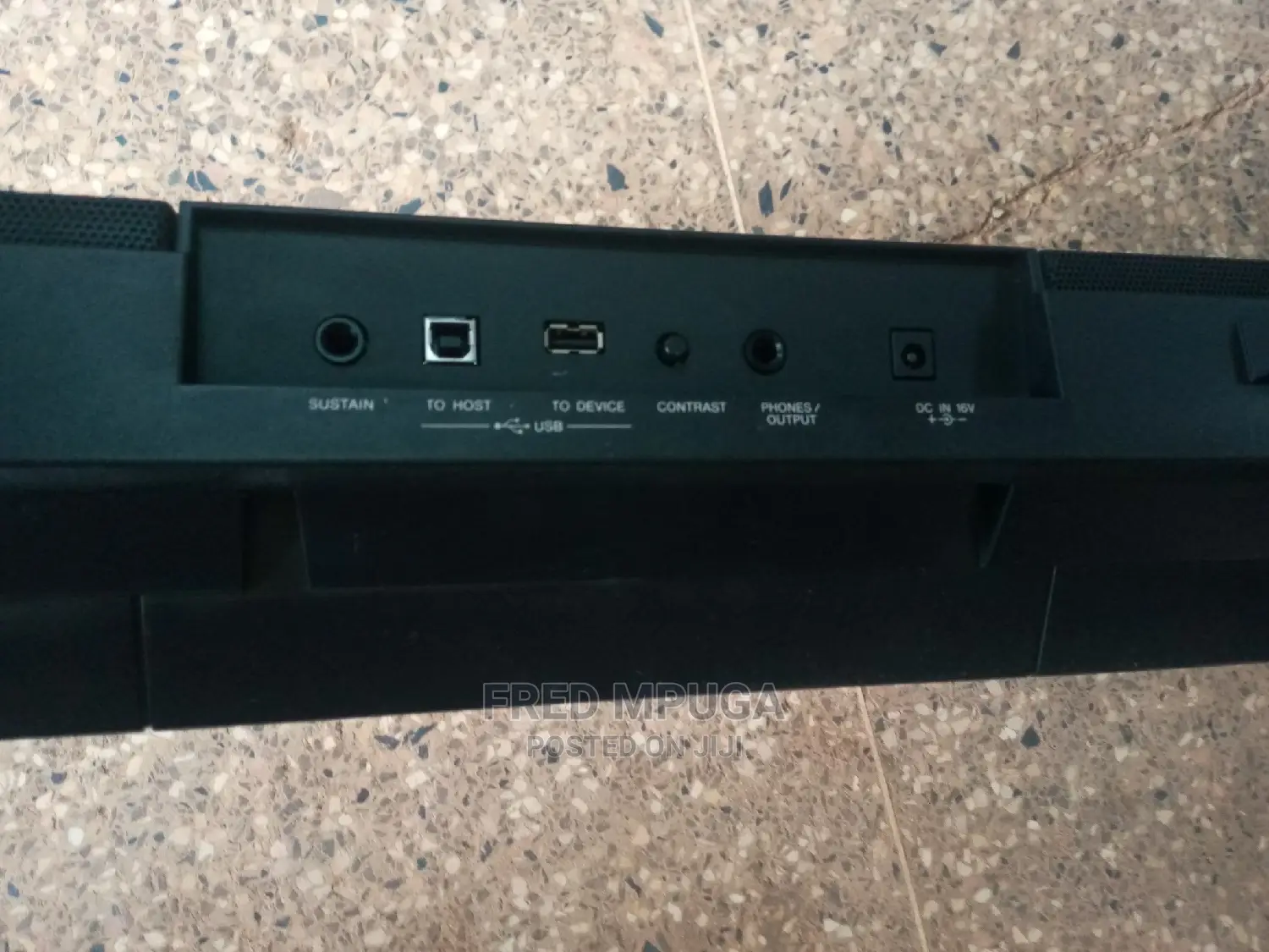 Yamaha PSR S550