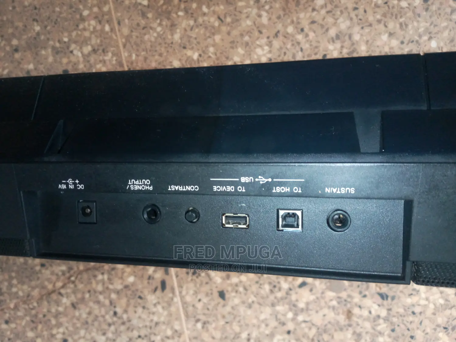 Yamaha PSR S550