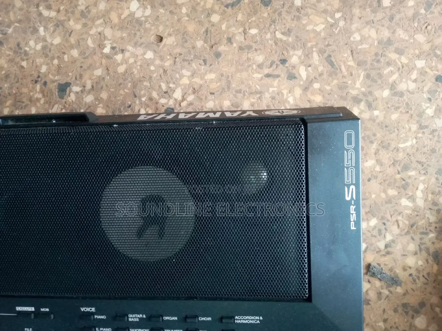 Yamaha PSR S550