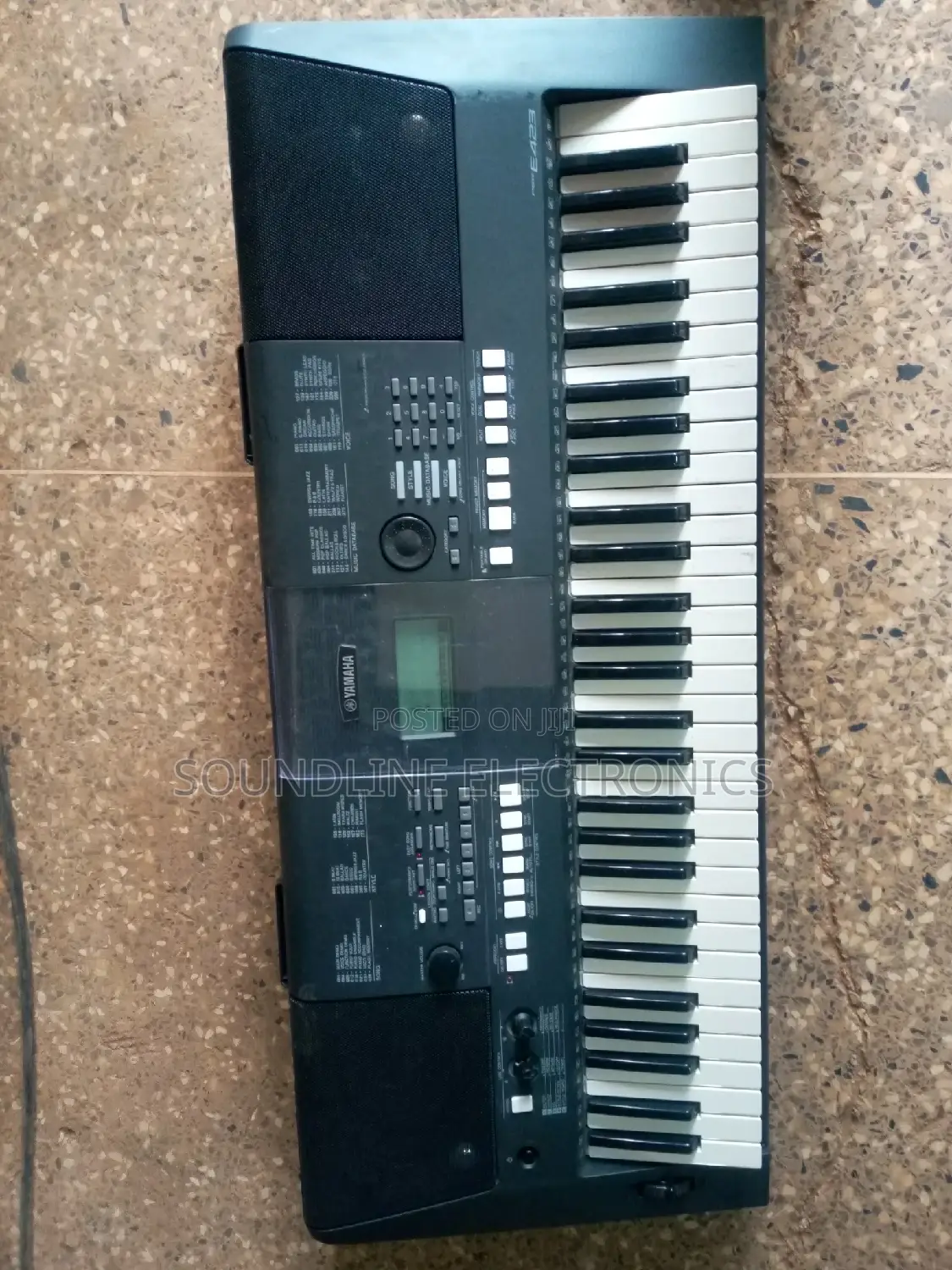 Yamaha Psr E423