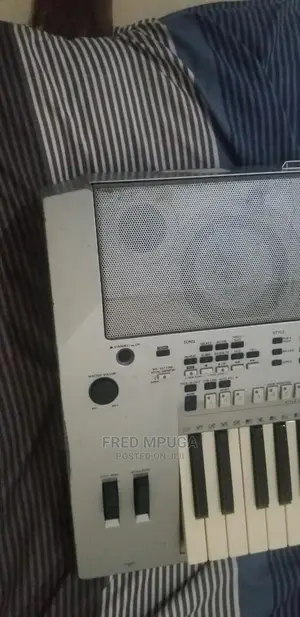 Yamaha PSR S900
