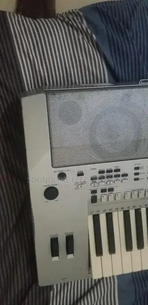 Yamaha PSR S900