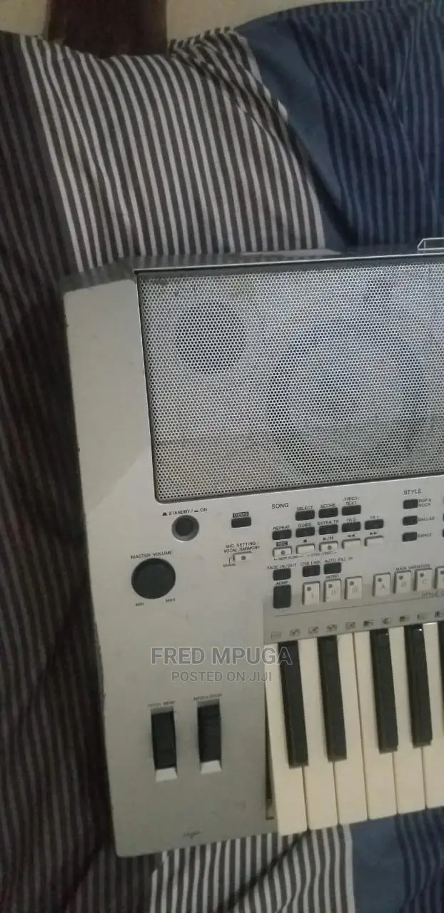 Yamaha PSR S900