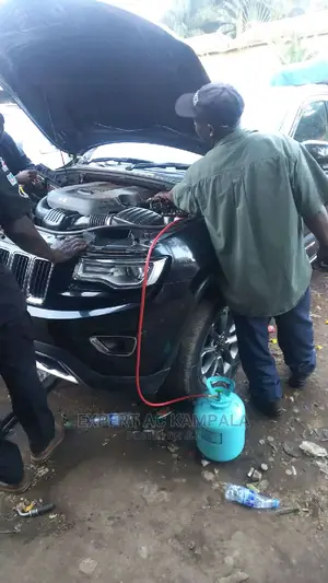 Benz AC Repair and Gas Refilling