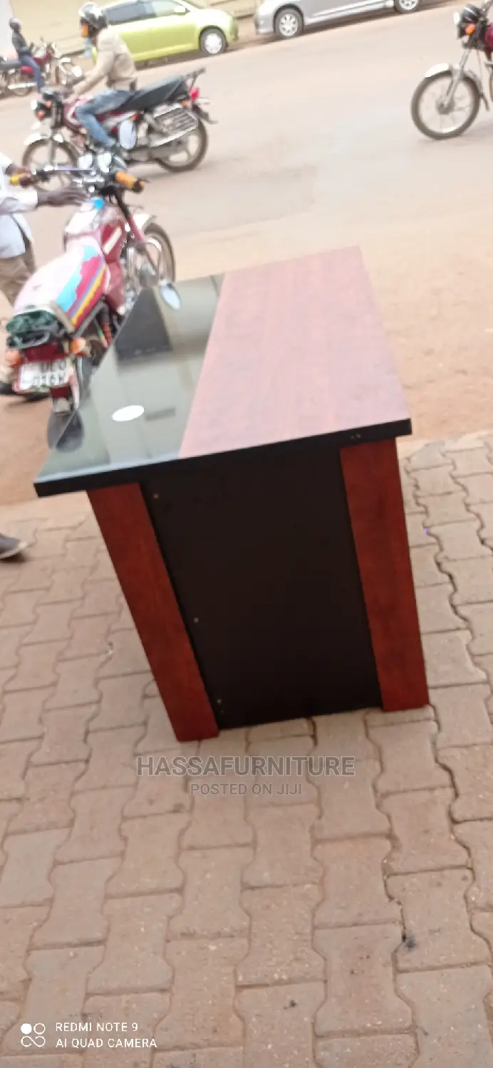Executive Officer Desk Size 140cm at Affordable Price