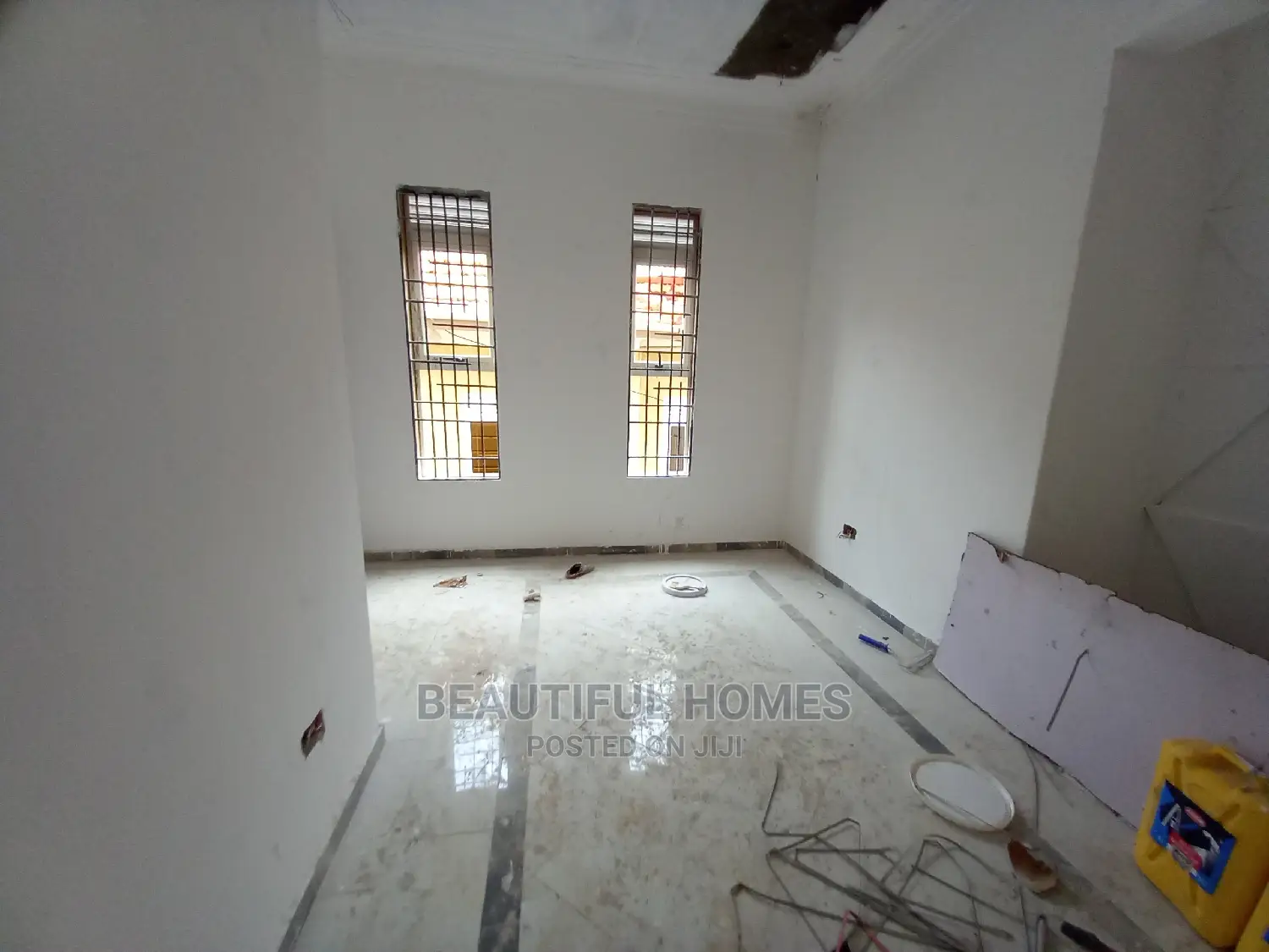Furnished 5bdrm Mansion in Kira for Sale