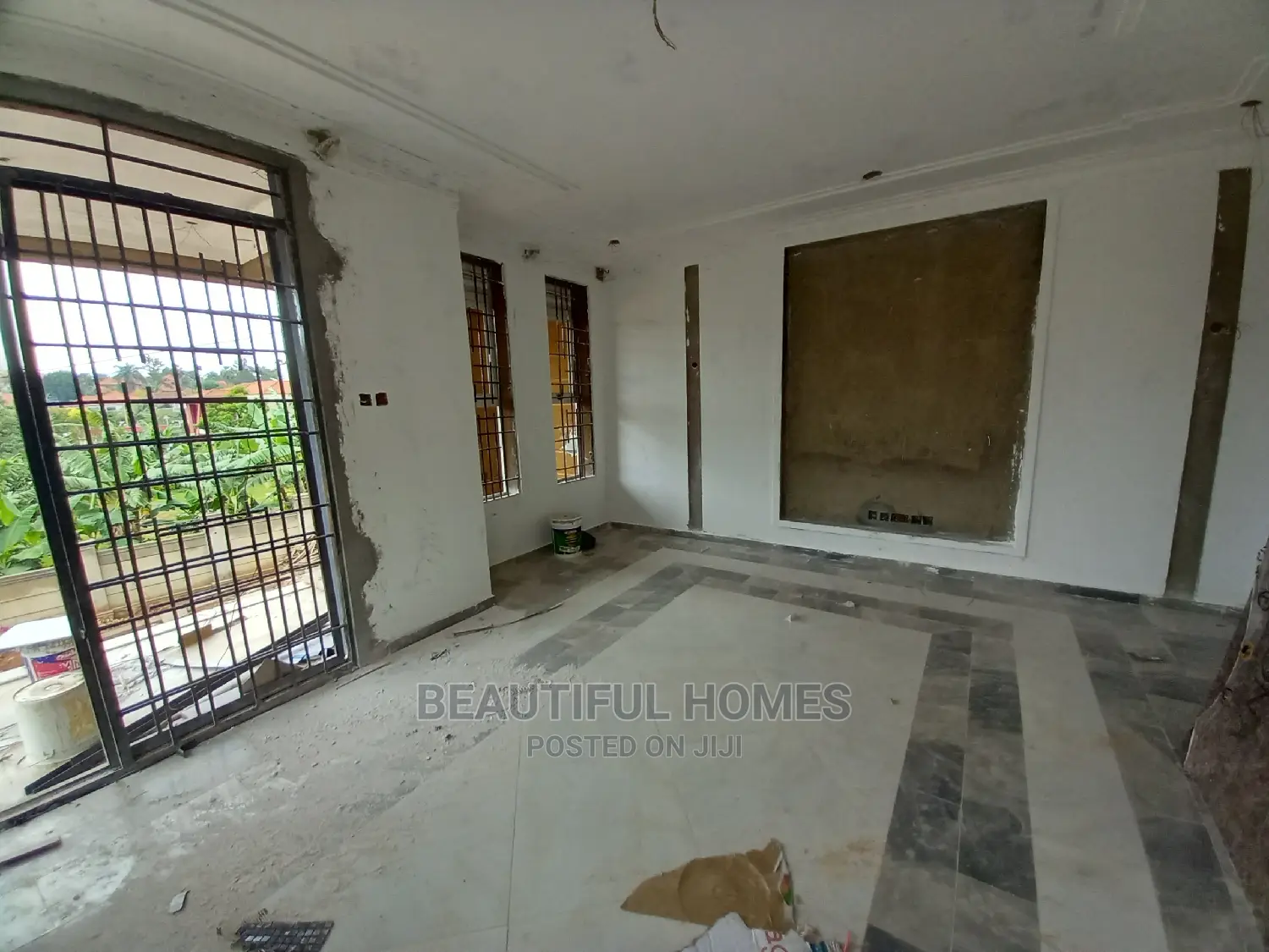 Furnished 5bdrm Mansion in Kira for Sale