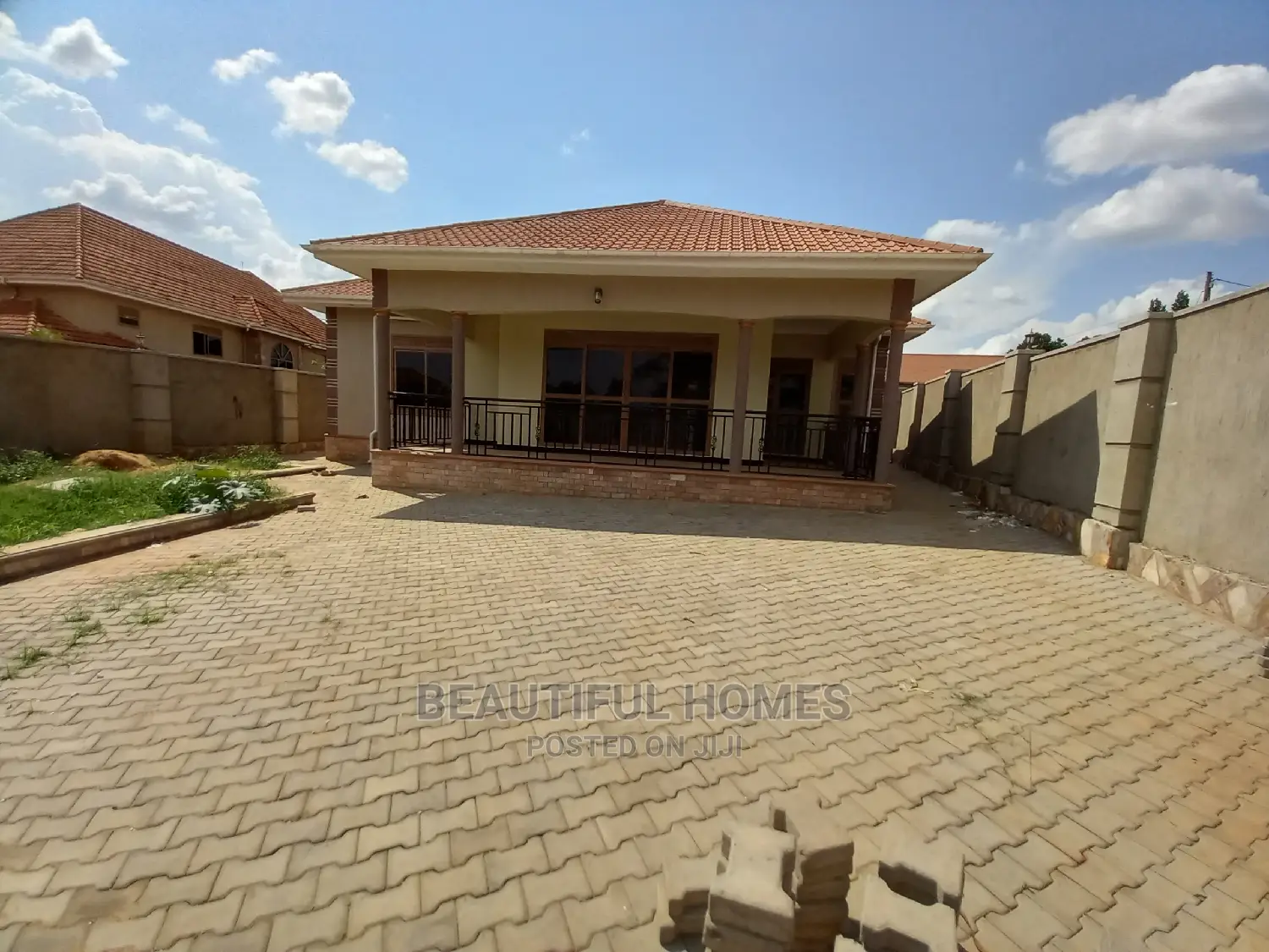 Furnished 5bdrm House in Buwate, Kira for Sale