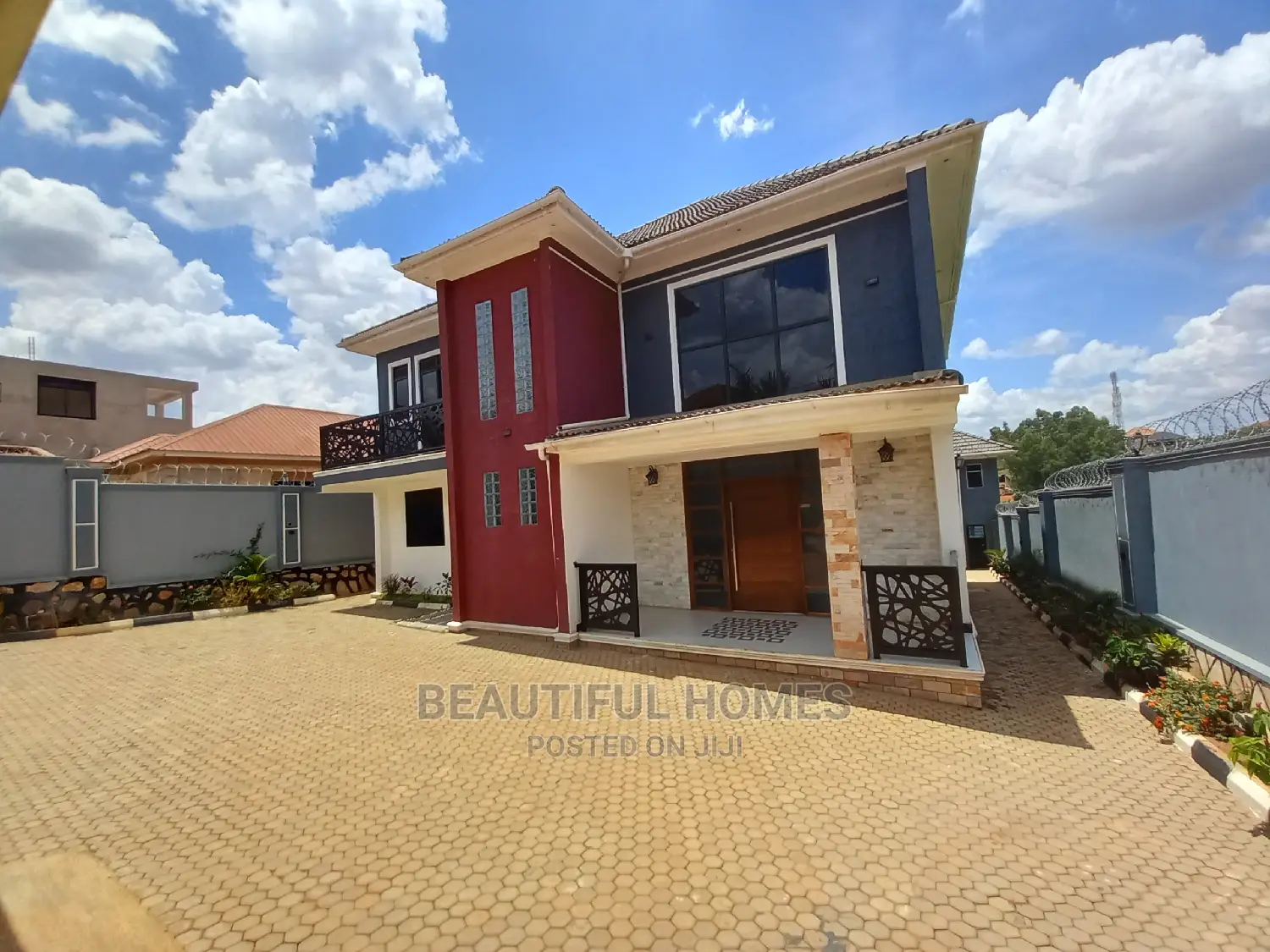 Furnished 5bdrm Mansion in Kira for Sale