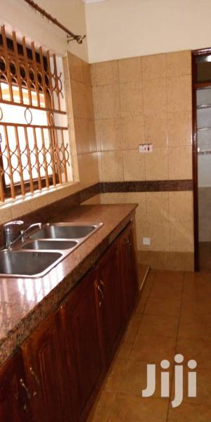Six Bedrooms House For Rent