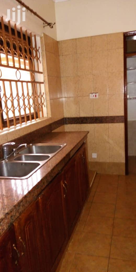 Six Bedrooms House For Rent