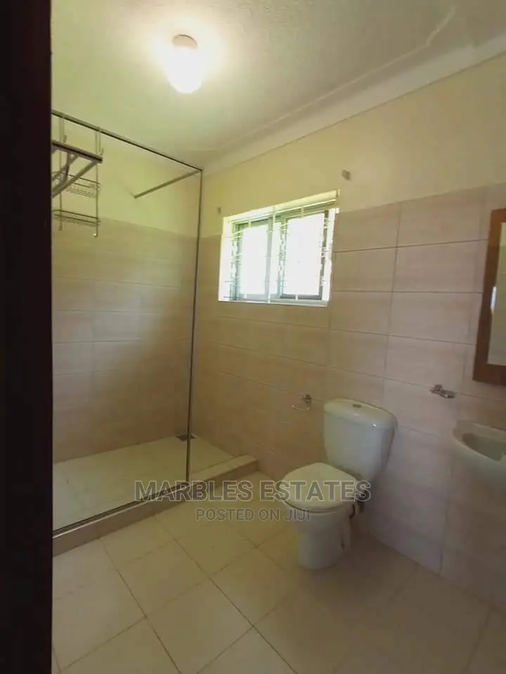 5bdrm Bungalow in Kololo, Central Division for Rent