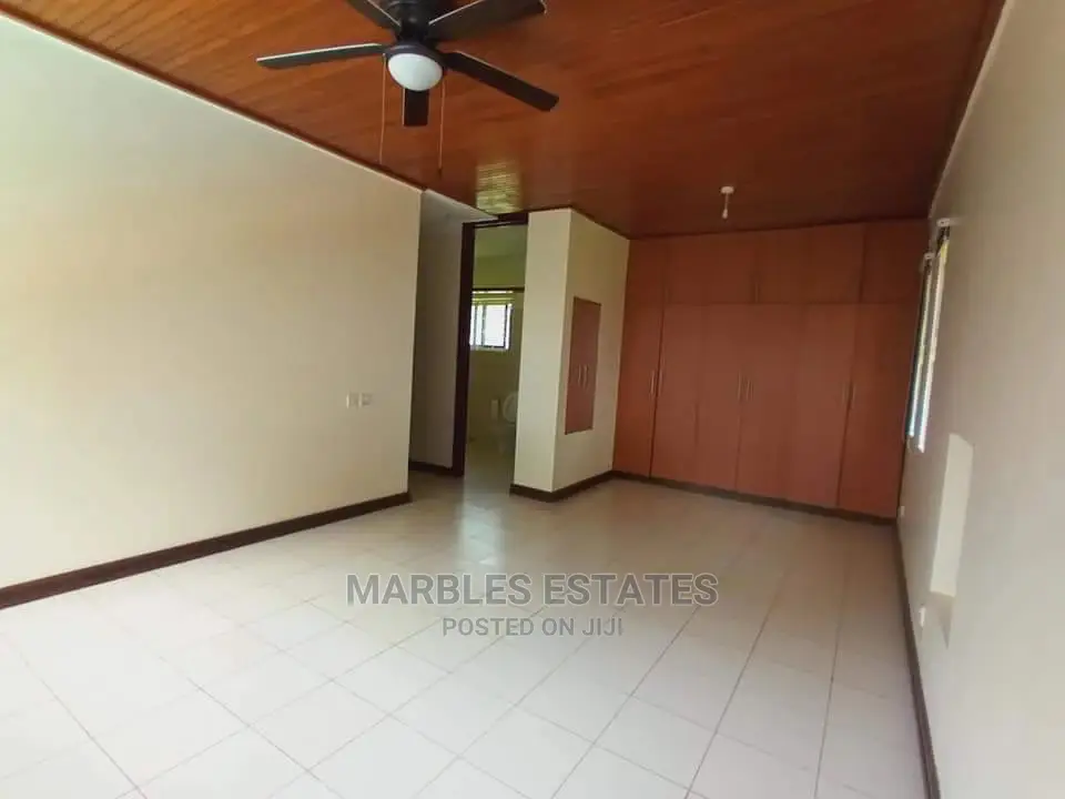 5bdrm Bungalow in Kololo, Central Division for Rent