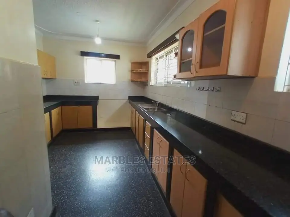 5bdrm Bungalow in Kololo, Central Division for Rent