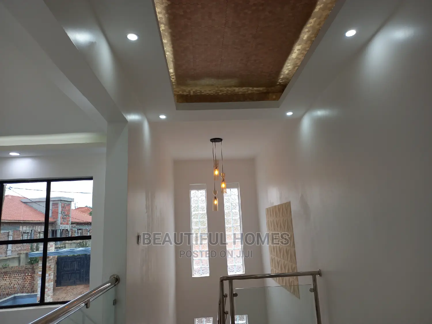 Furnished 5bdrm Mansion in Kira for Sale