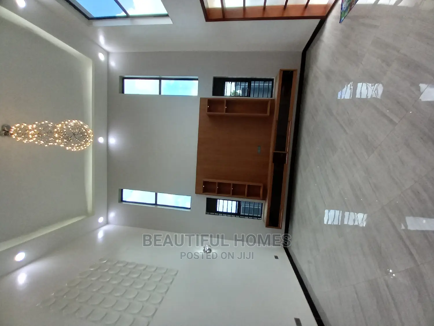 Furnished 5bdrm Mansion in Kira for Sale