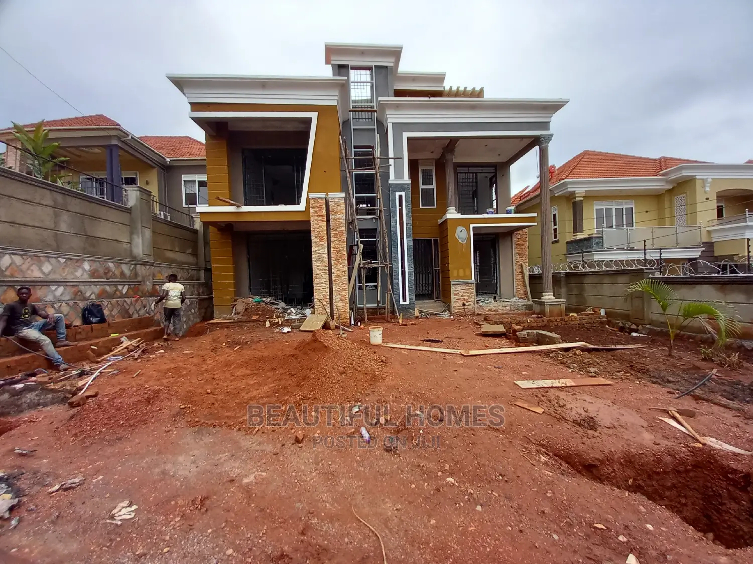 Furnished 4bdrm Mansion in Kira Tarmack for Sale