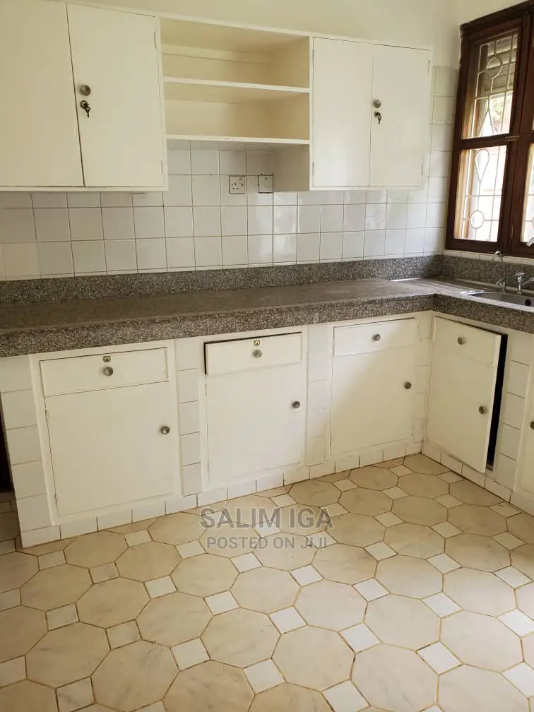 4bdrm Maisonette in Kololo Property, Central Division for Rent