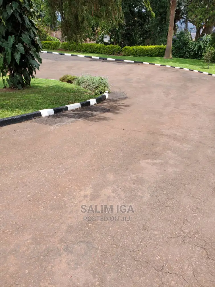 4bdrm Maisonette in Kololo Property, Central Division for Rent