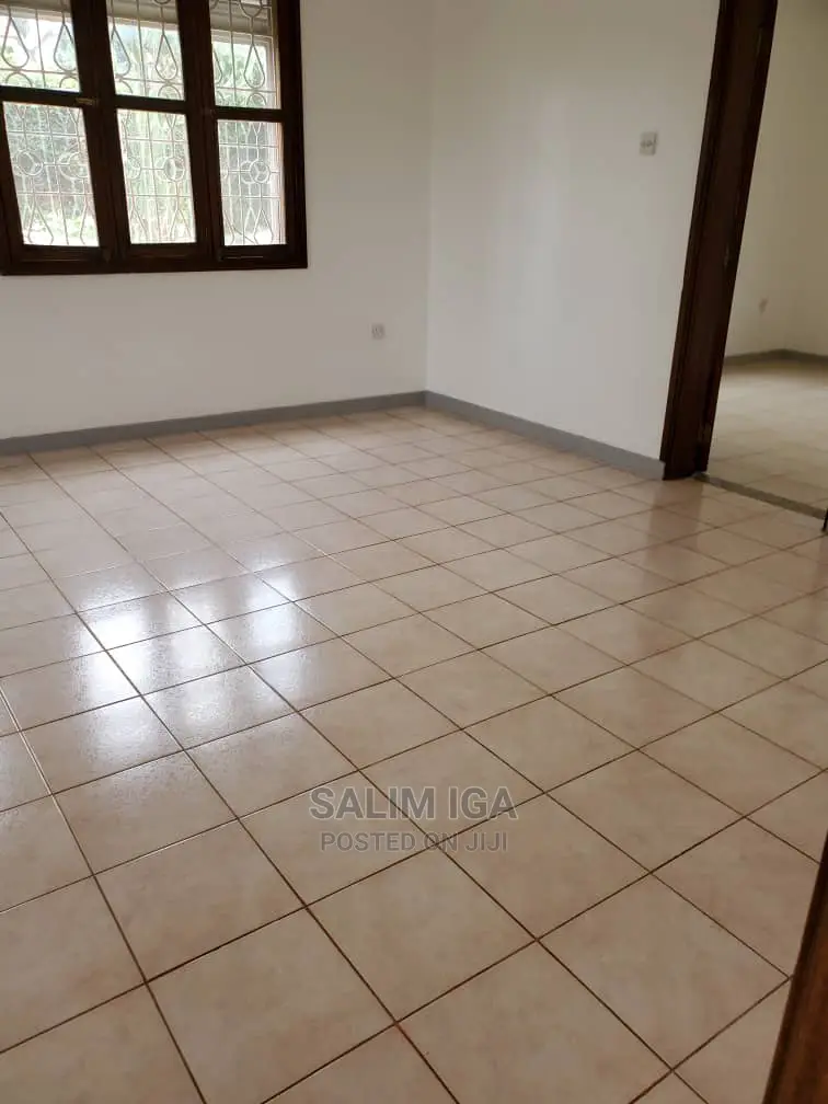 4bdrm Maisonette in Kololo Property, Central Division for Rent