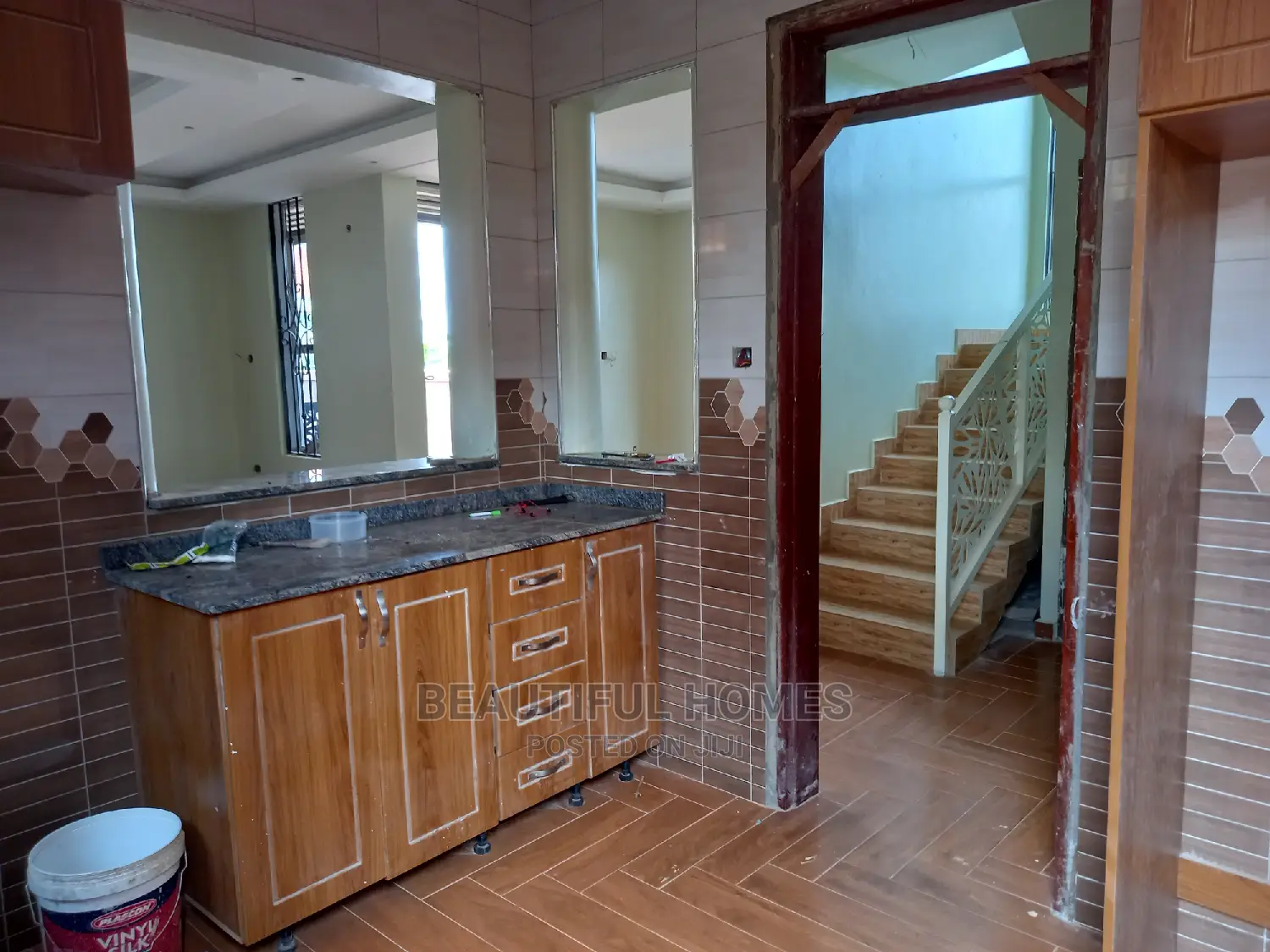 Furnished 4bdrm Villa in Kira for Sale