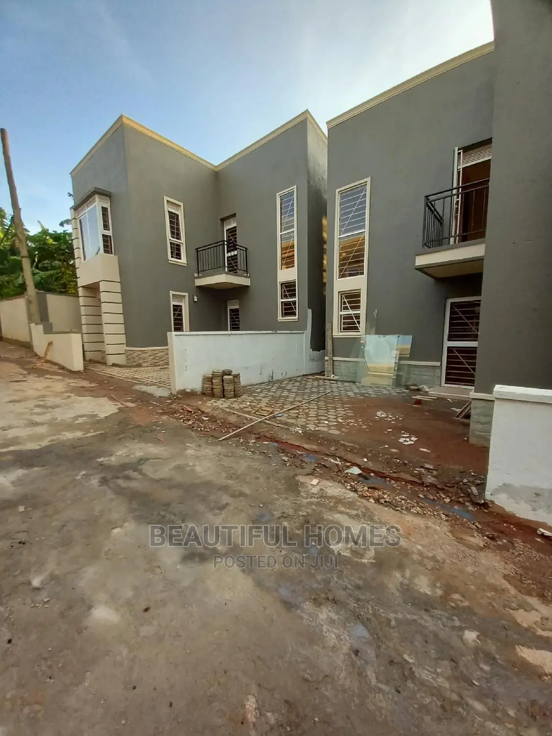 Furnished 4bdrm Villa in Kira for Sale