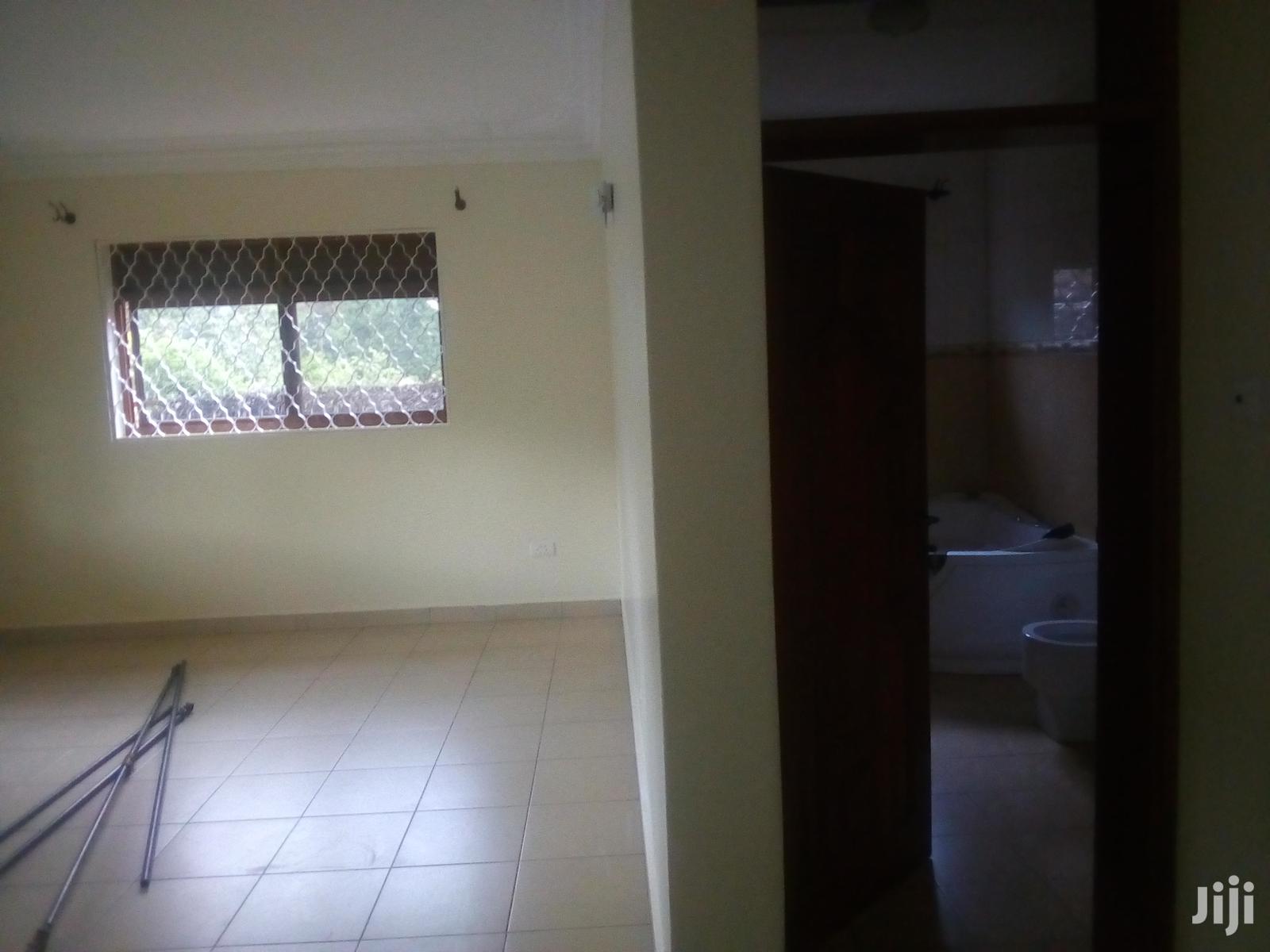 5 Bedrooms Apartment For Rent