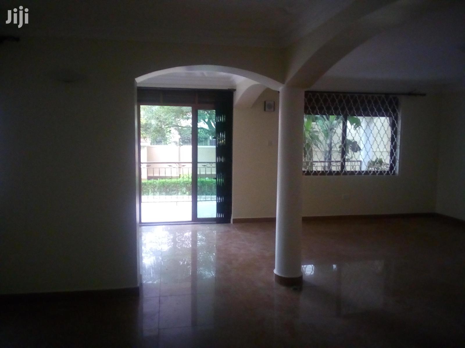 5 Bedrooms Apartment For Rent