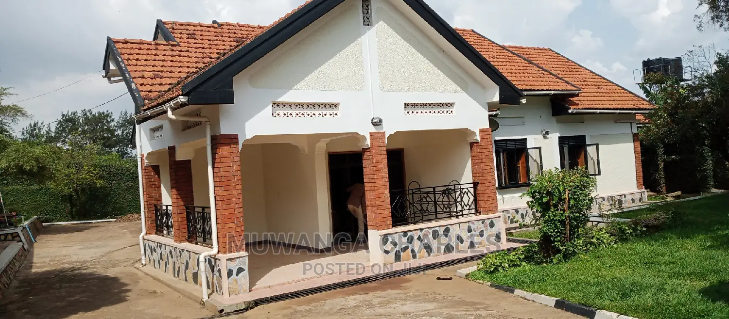 4bdrm Duplex in Fs Properties Ltd, Central Division for rent