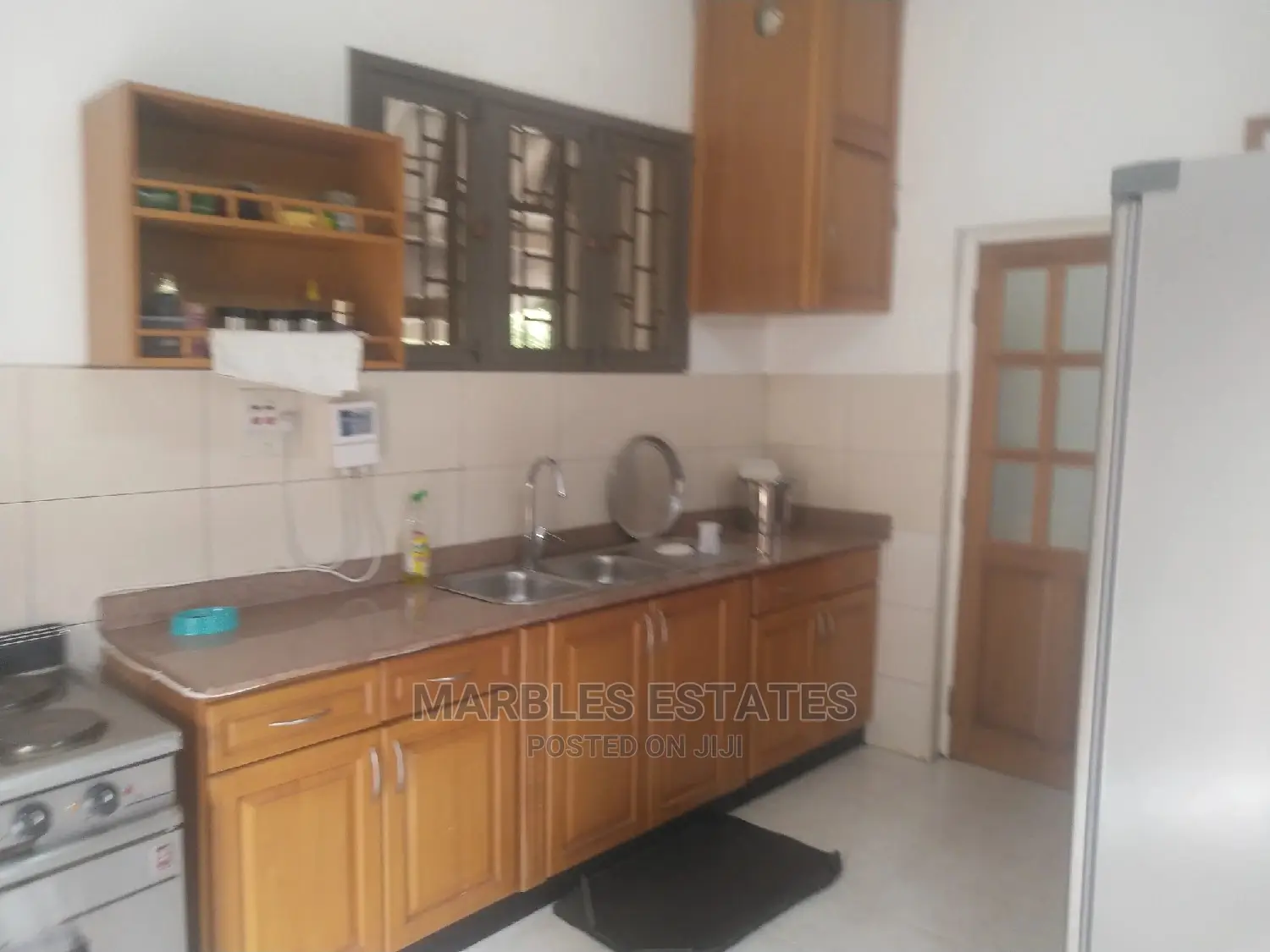 3bdrm Bungalow in Kololo, Central Division for Rent
