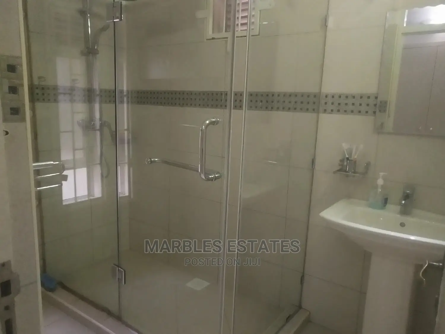 3bdrm Bungalow in Kololo, Central Division for Rent